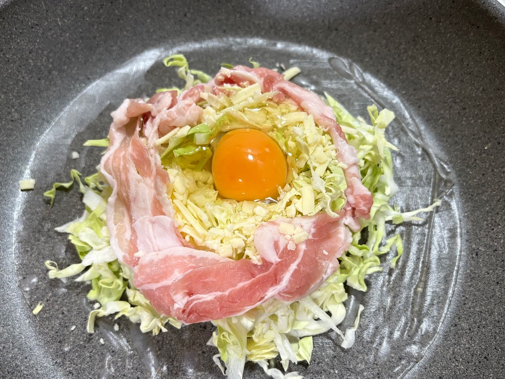 フライパンの上でセット（火はまだつけない！）