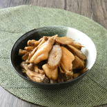 煮込み10分で完成！「手羽中とごぼうの梅酢煮」