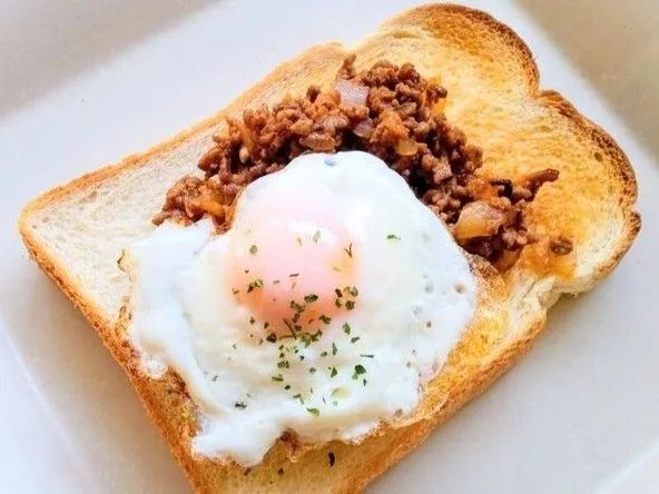 卵の消費量が半分に！？『卵1個で2人分』をまかなえる満足朝食レシピ！家計のお助けワザです♪