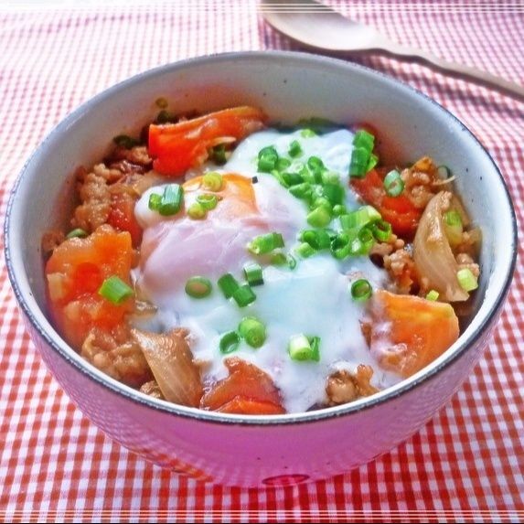 変わり親子味噌トマト丼　　