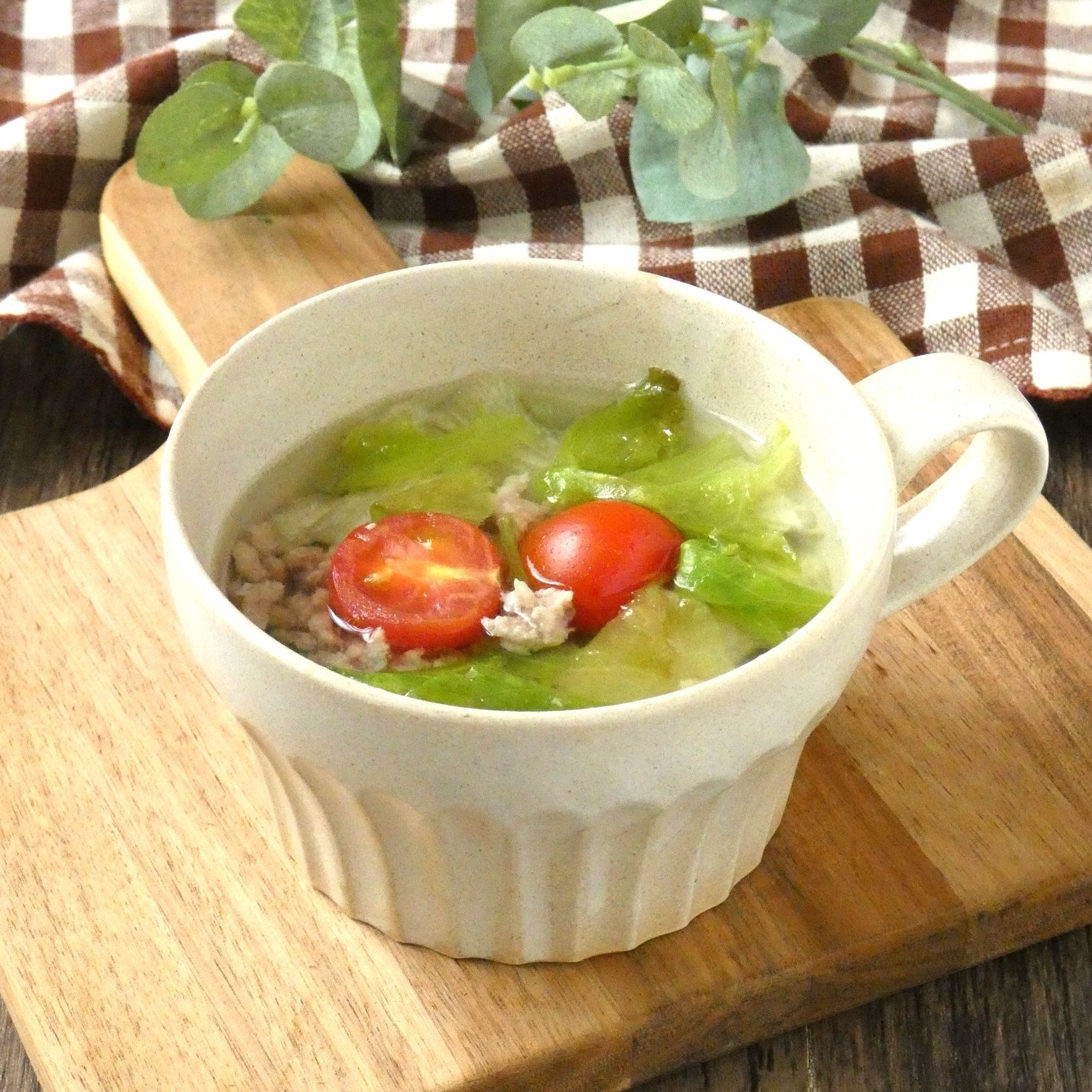 10分で完成！「レタスとひき肉の中華スープ」