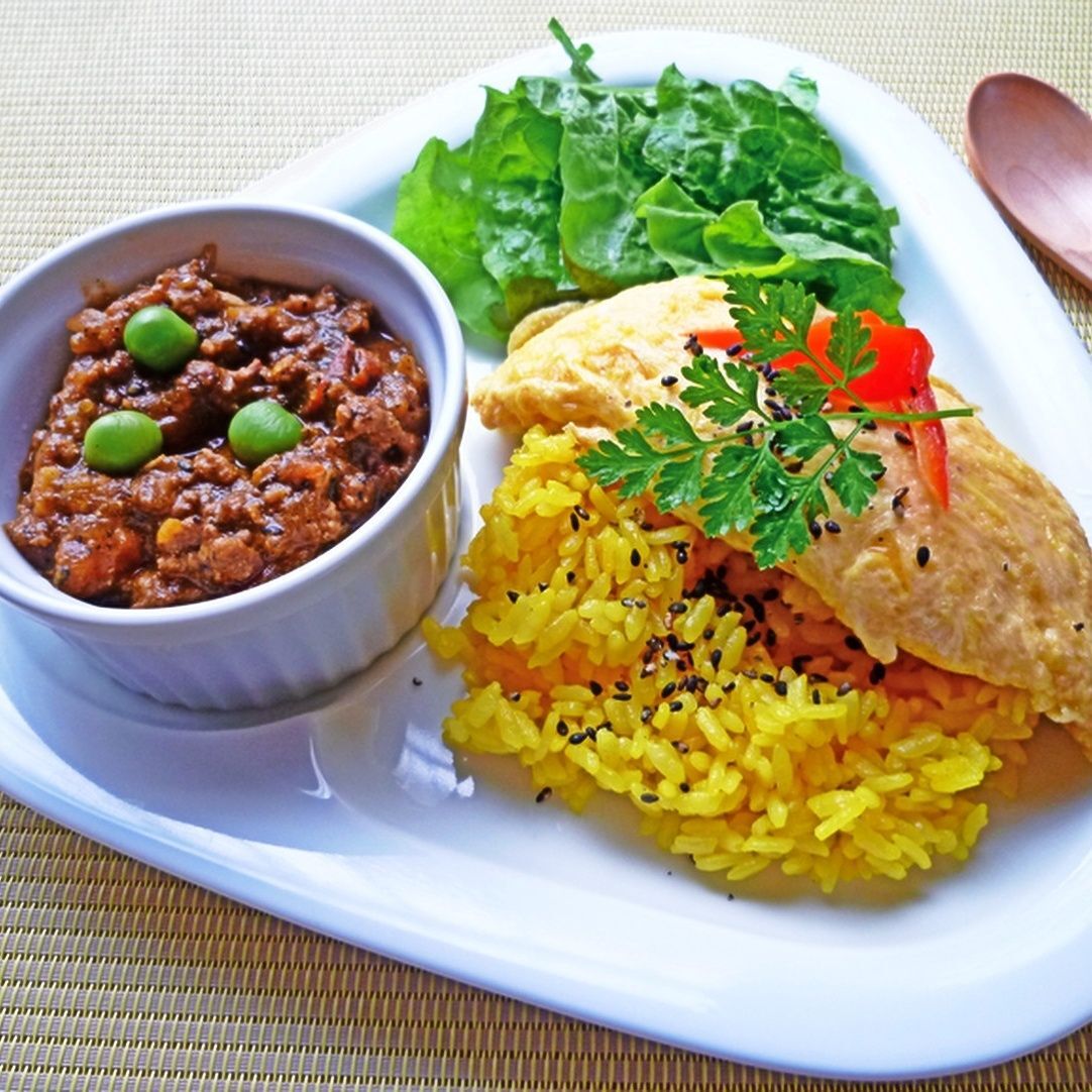 黒ゴマオムカレー