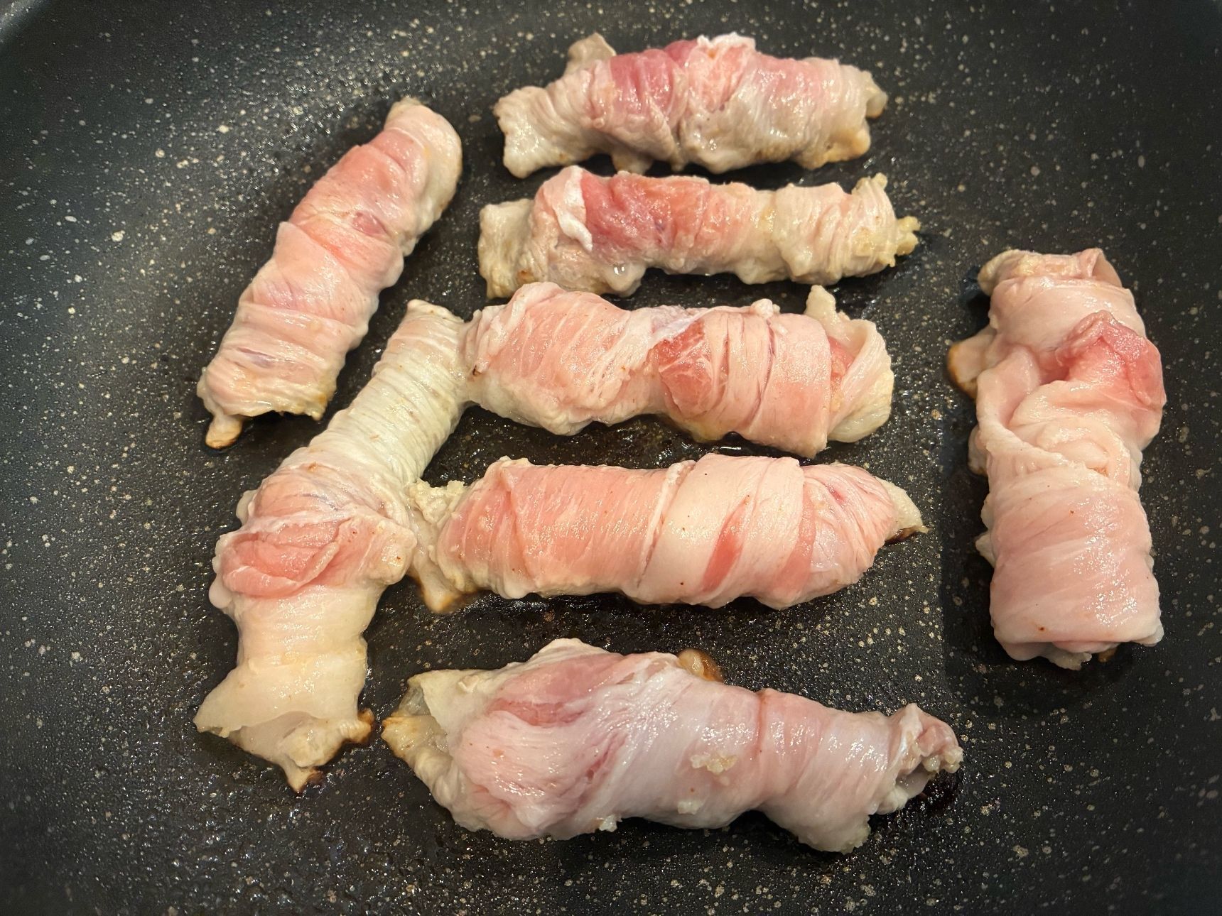 油を引かず強火で焼く