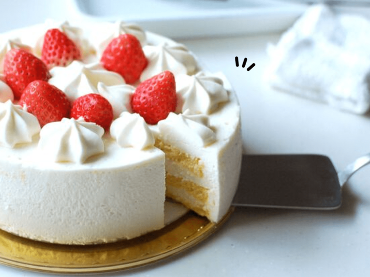 「ホールケーキ」を均等に切る裏ワザ。コツを知れば誰でも簡単にキレイに切れますよ♪