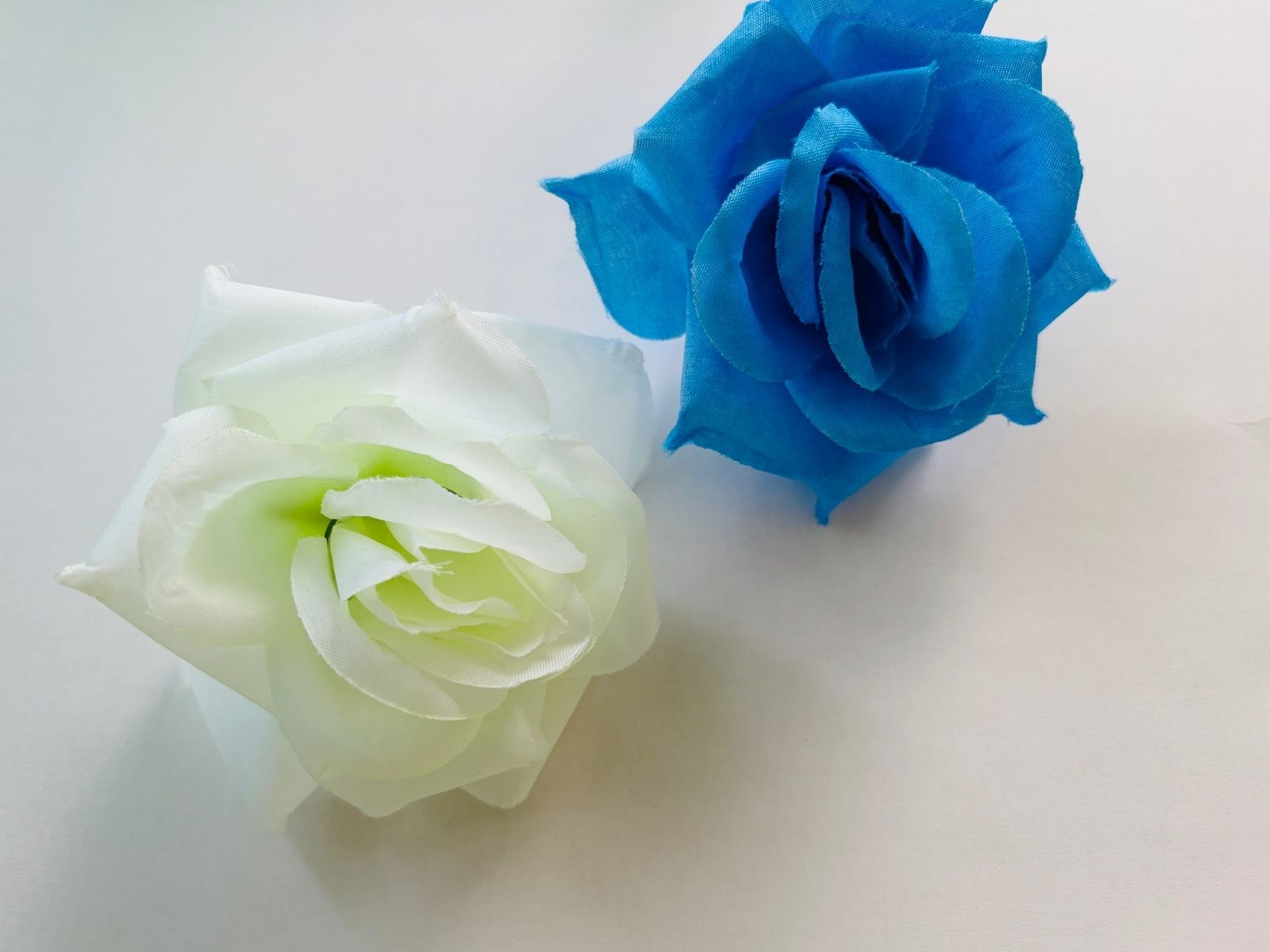 初夏の風物詩「バラのフェイクで紫陽花作り」