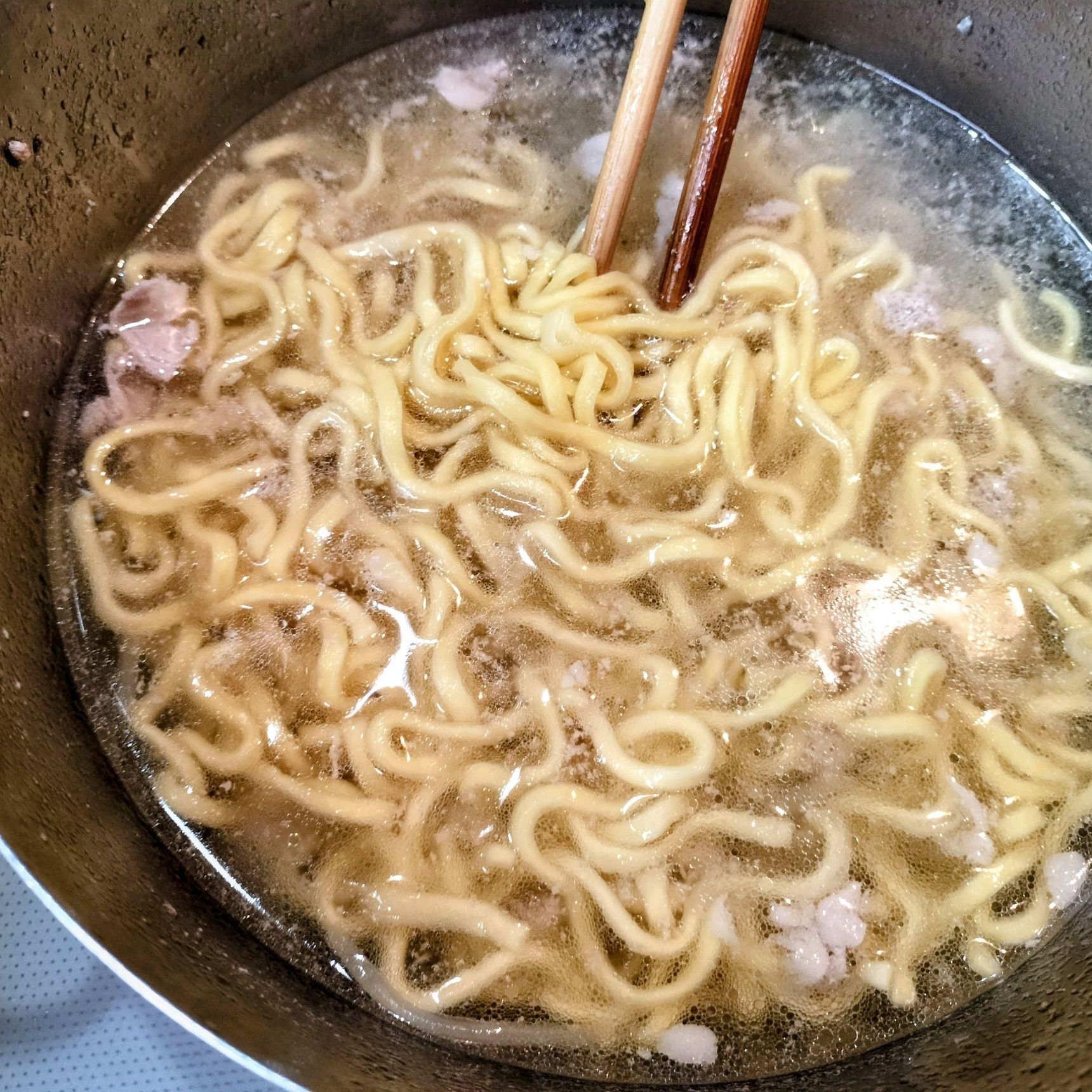 6、麺を茹でる