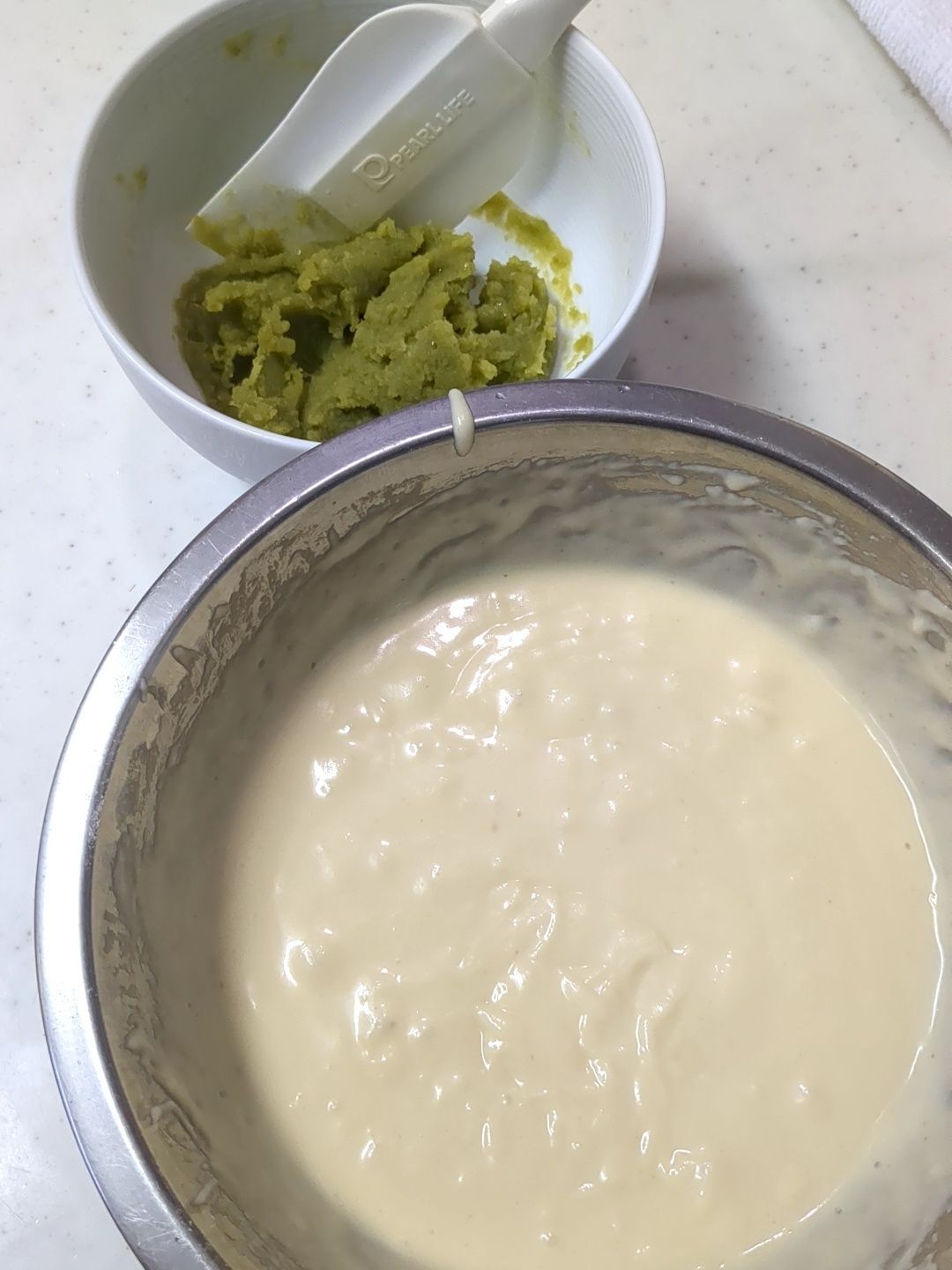 蒸しパンの生地を作ります