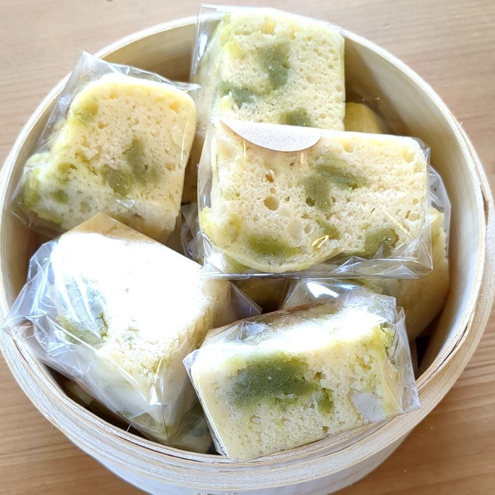 【美味しいと褒められた！】グリンピースから作ったウグイス餡で米粉の蒸しパン！
