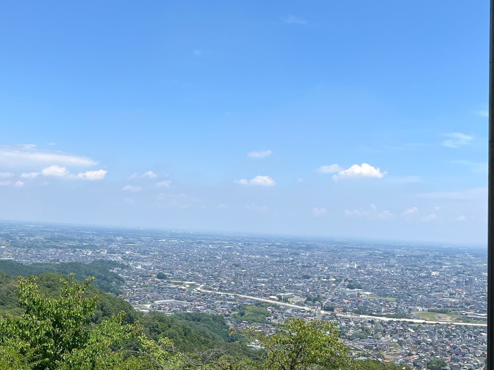 神社の近くは、展望の良い茶屋もあります。茶屋からの展望がこちら。