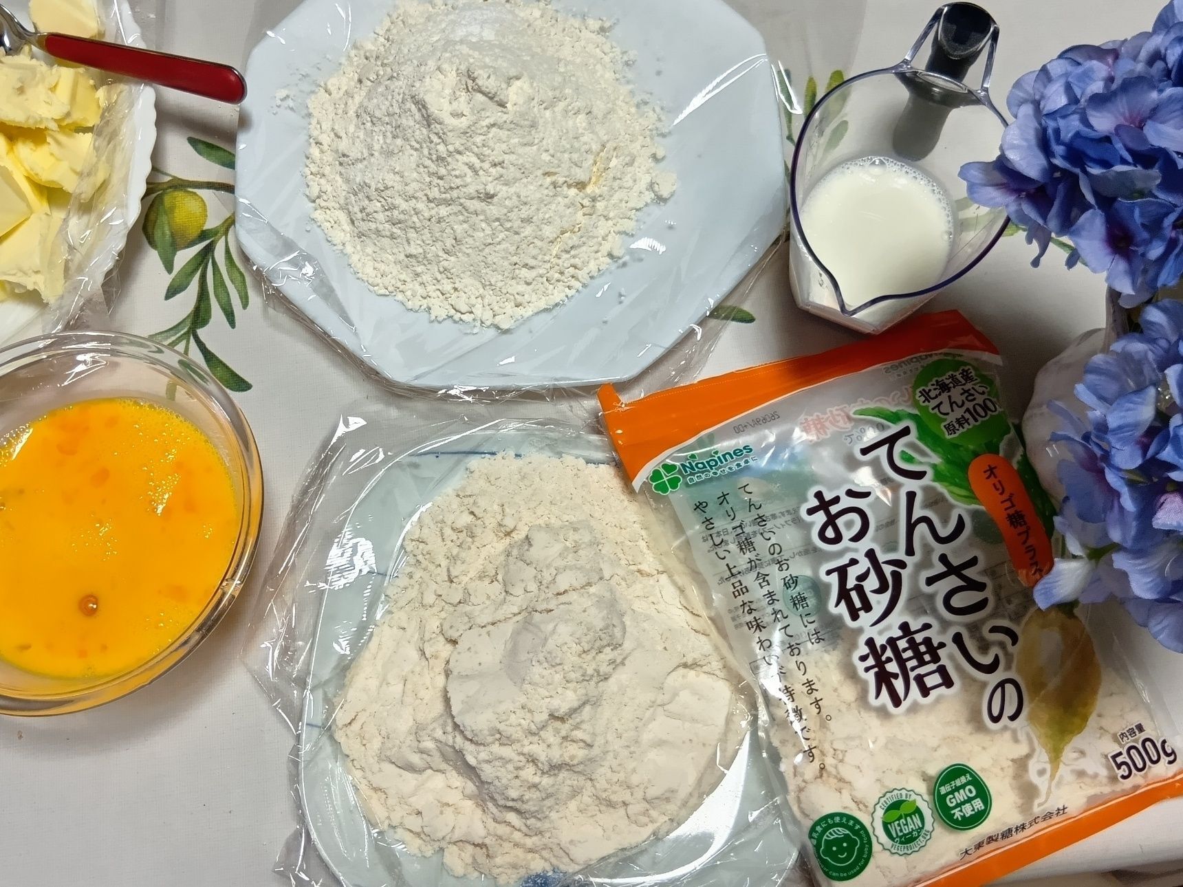 今回は、勝尾寺で見つけたハートの紫陽花の感動を、カップケーキで表現してみました