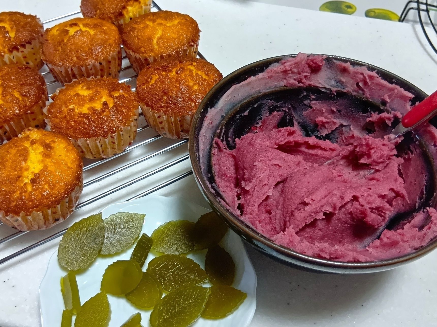 味見してみましたが、ラズベリーの甘酸っぱさが初夏らしく、とても爽やかな仕上がりになりました