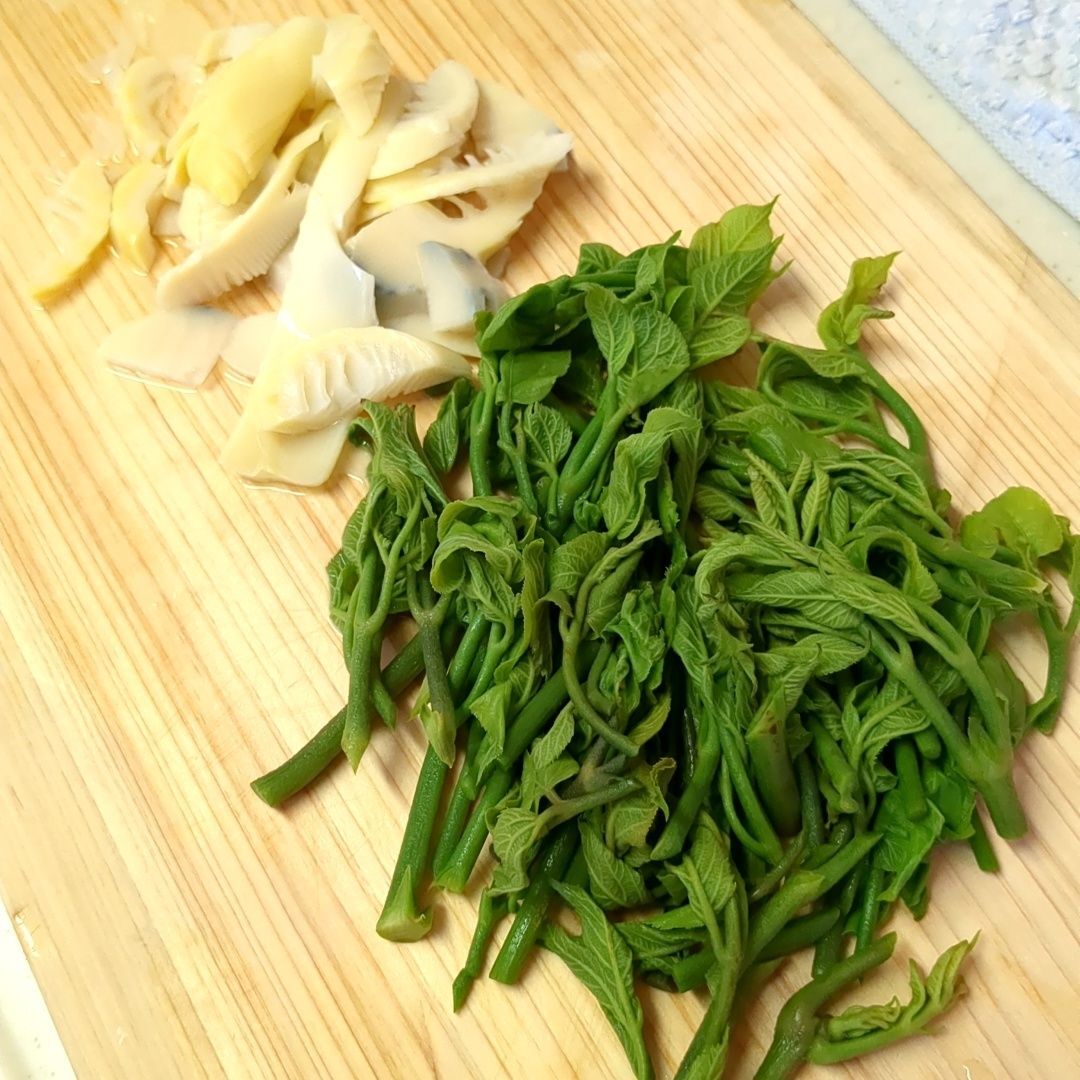 材料を切ります