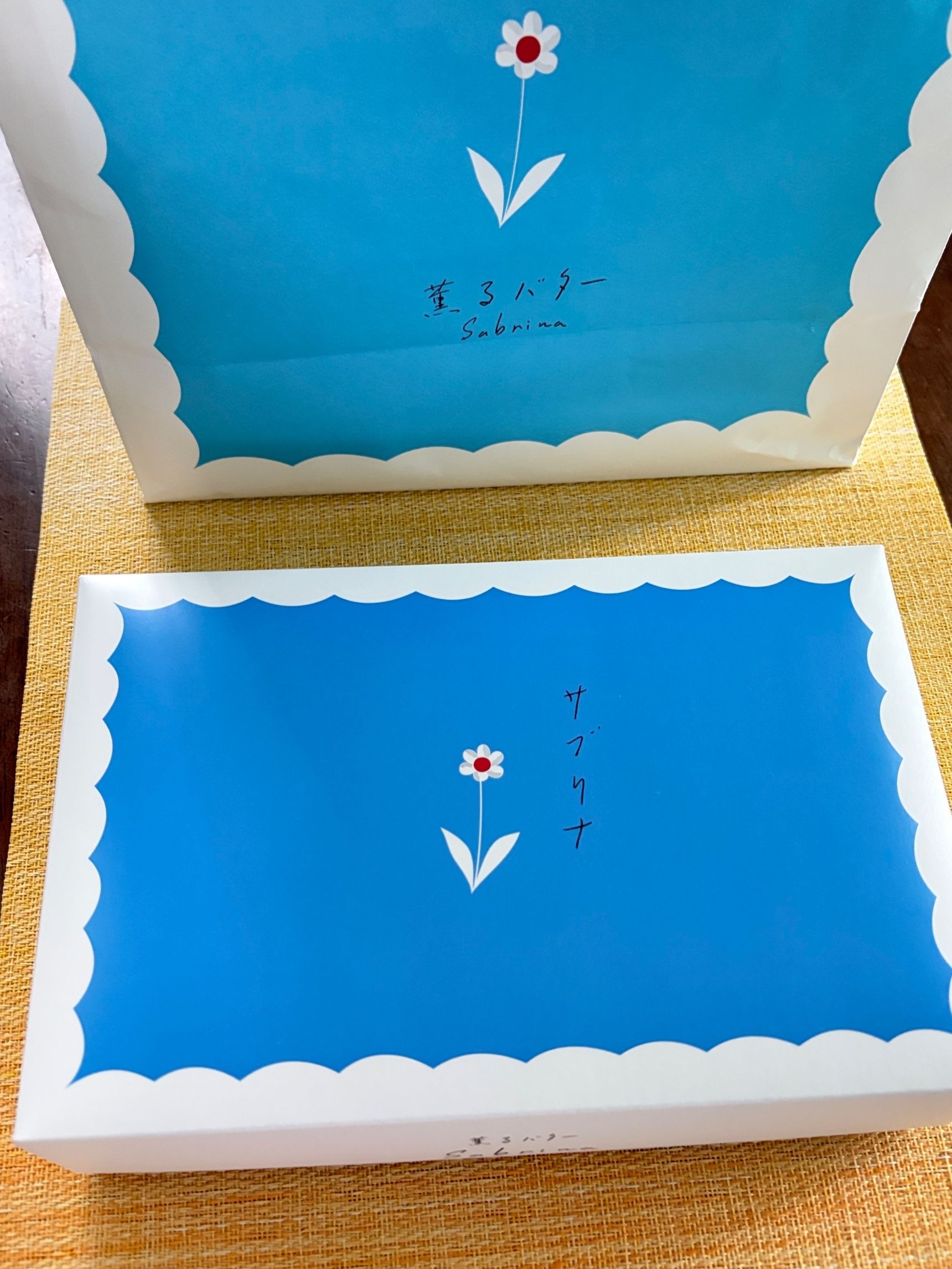 お花の形をした可愛い東京土産！完成度高すぎ！お値段以上の価値あり！