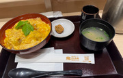 甘めでコクのある特製ダシは一...