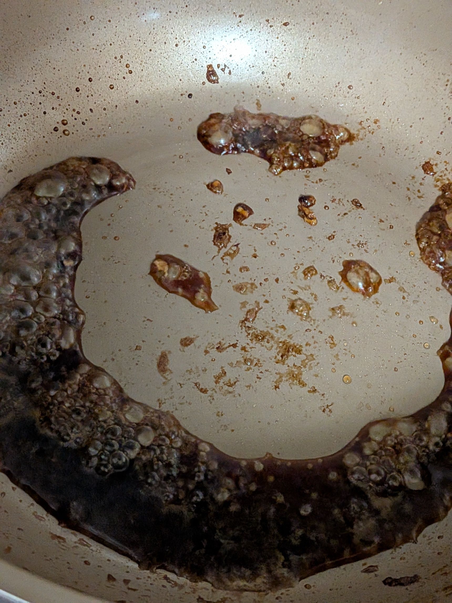 4、三國シェフの豚肉の生姜焼きを作る。焼いたら皿に取り出し分量外の水（大さじ1）を入れてタレも作る。