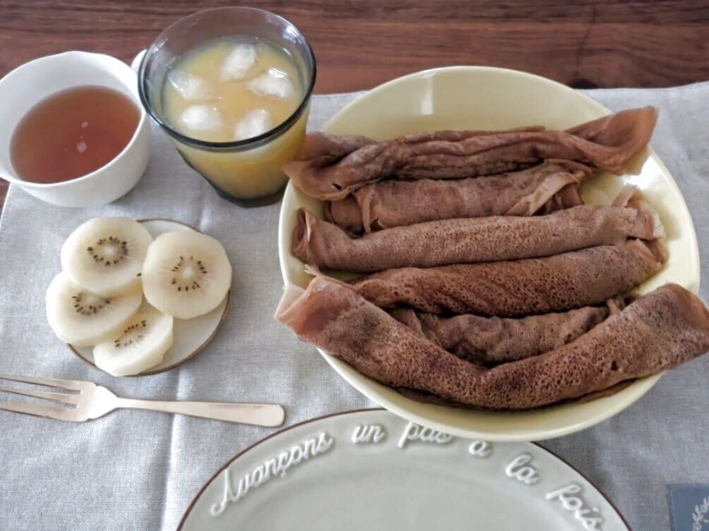 モッチリ美味しい黒糖クレープです。