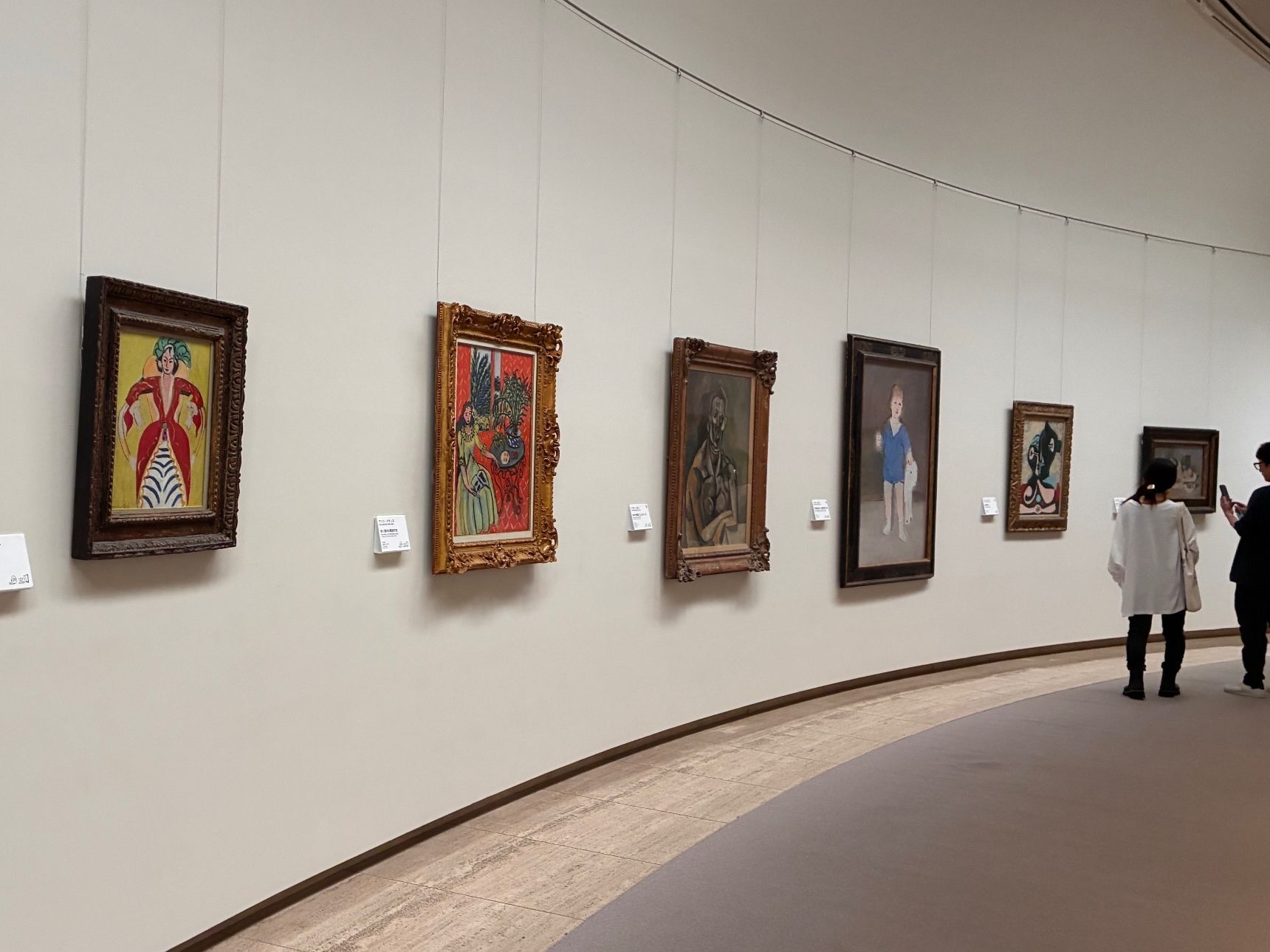 ピカソなどの有名な絵画も