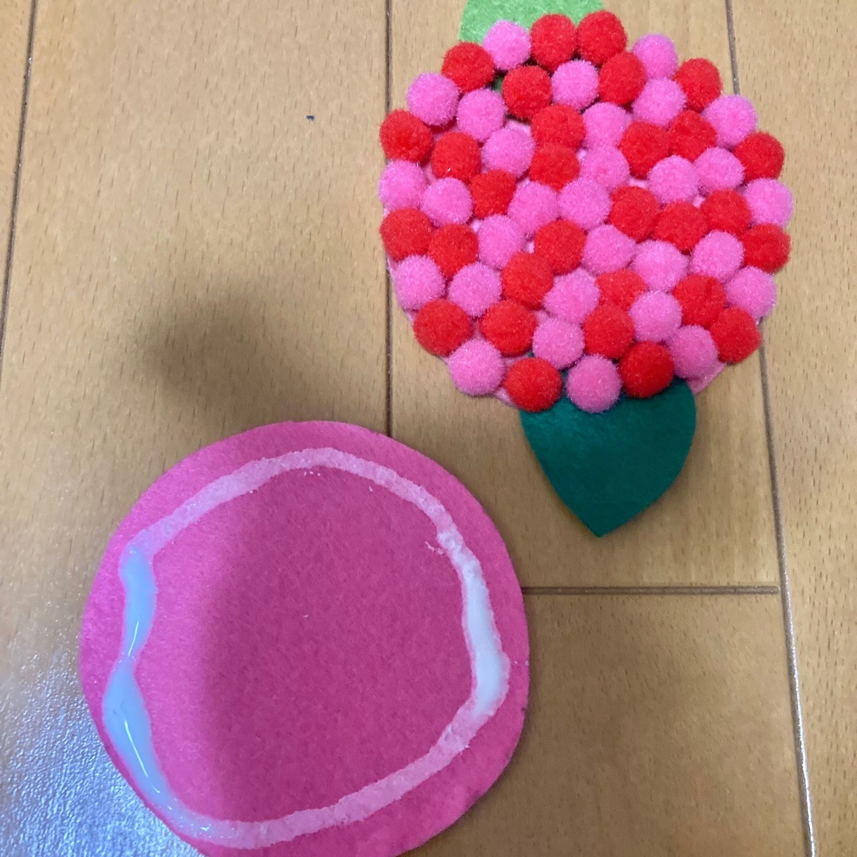 ⑥裏面にボンドがにじむので、もう1枚土台布を重ねる