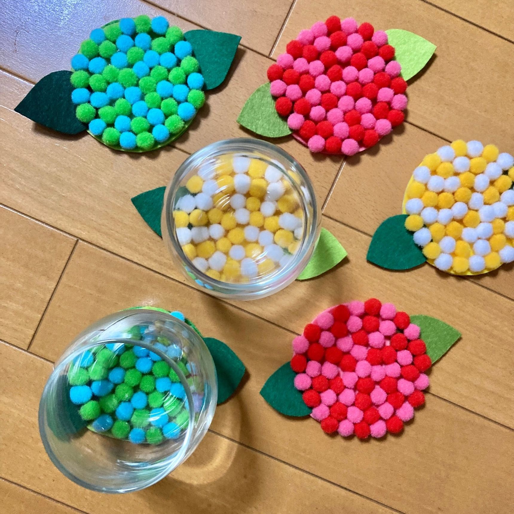 グラスを乗せると、下の紫陽花が見えてキレイです！