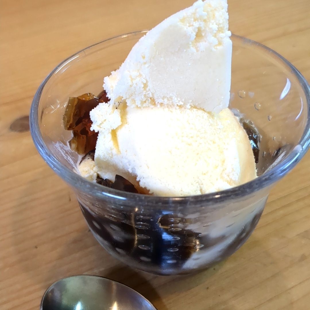コーヒーゼリーにのせます！