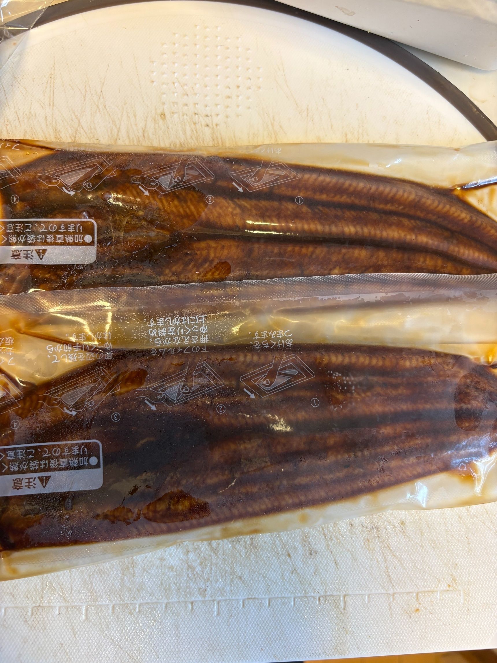 肝心の冷凍鰻はこんな感じ！
