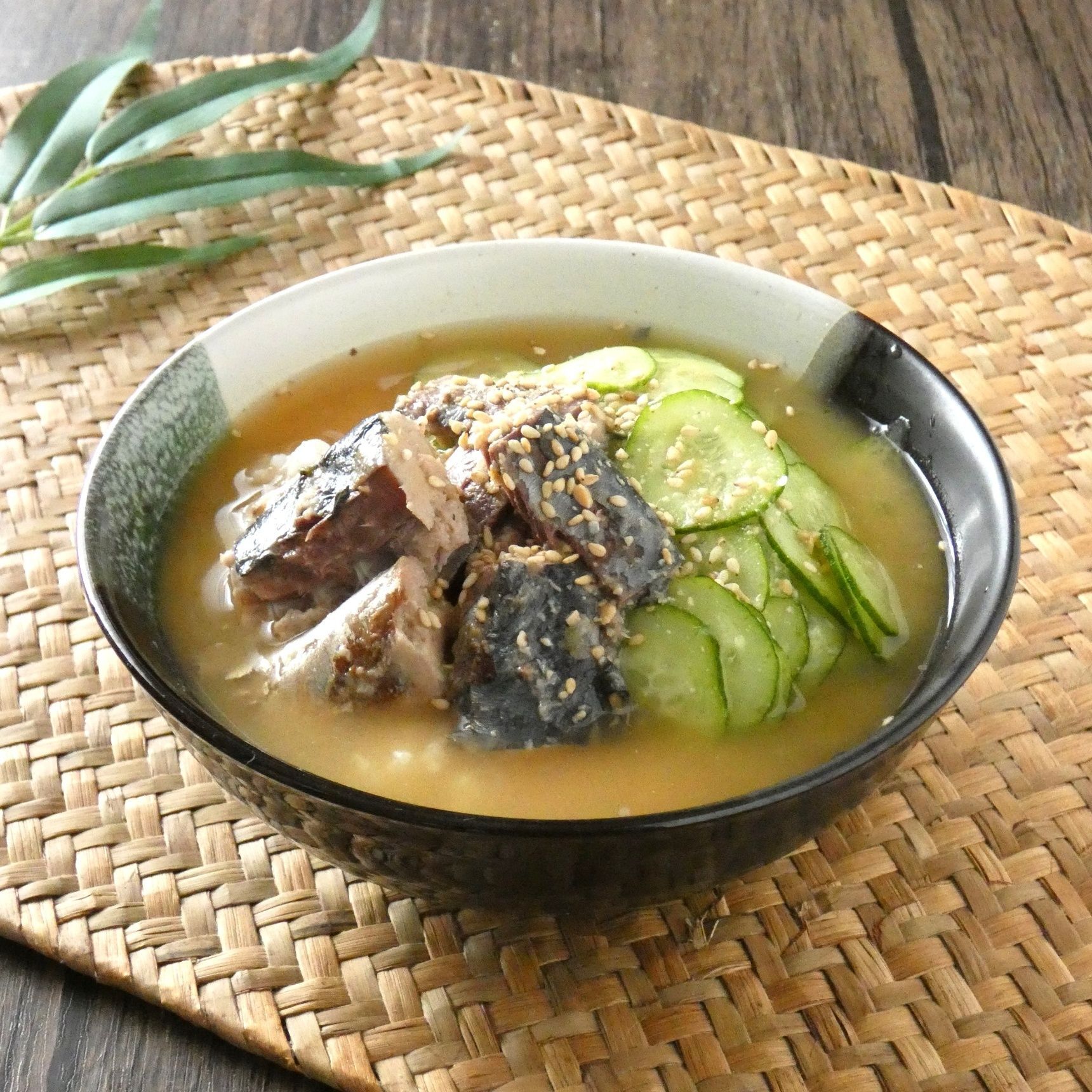 パパっと簡単！「サバ缶冷や汁の一汁三菜ボウル」