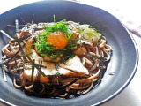 焼きキノコのもみじおろし柚子胡椒冷やしそば