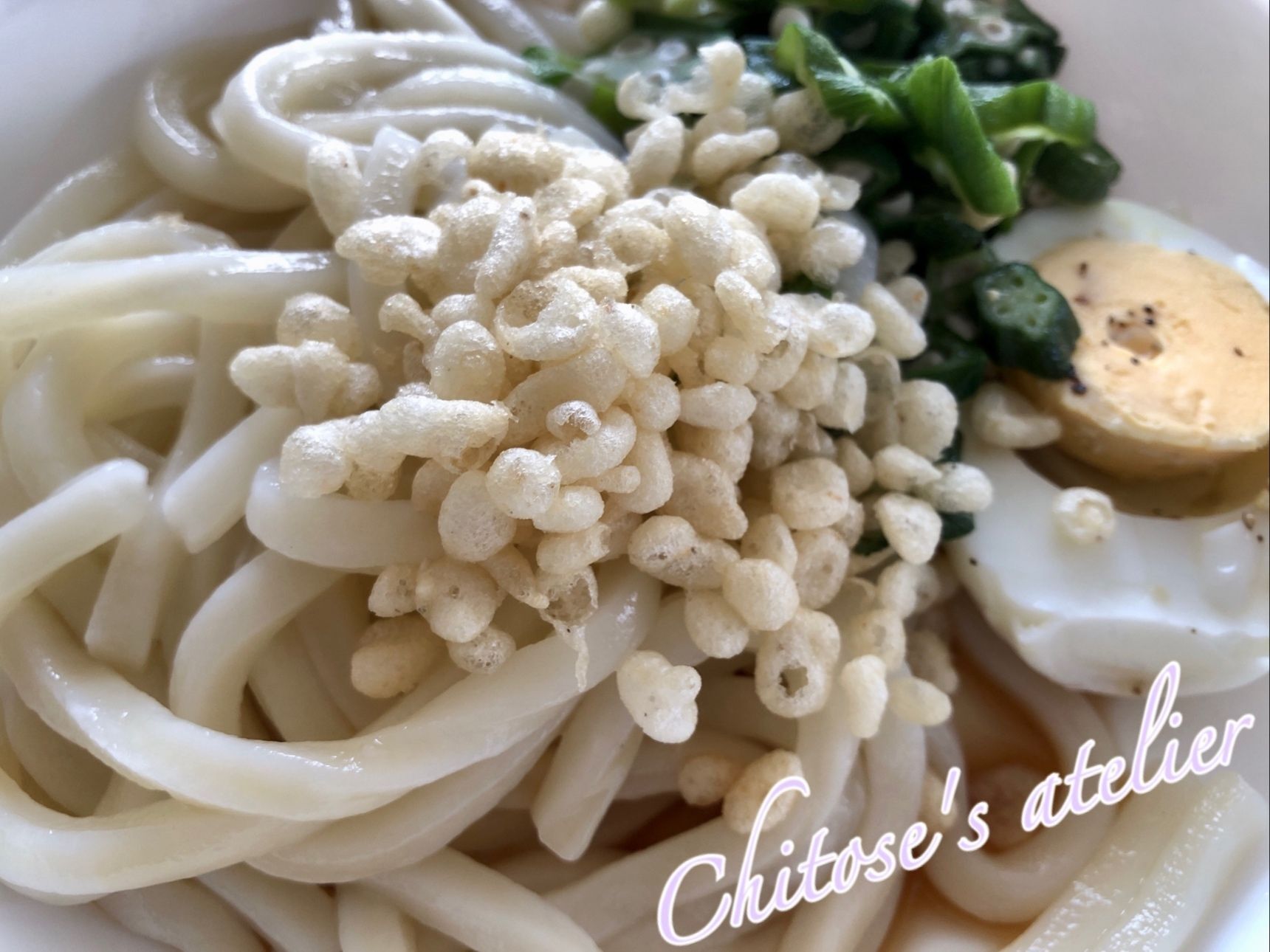 サッと冷凍うどんを茹でて…その後は？