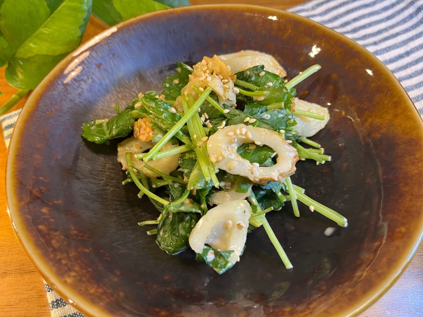 三つ葉が主役！三つ葉のわさびマヨ醤油