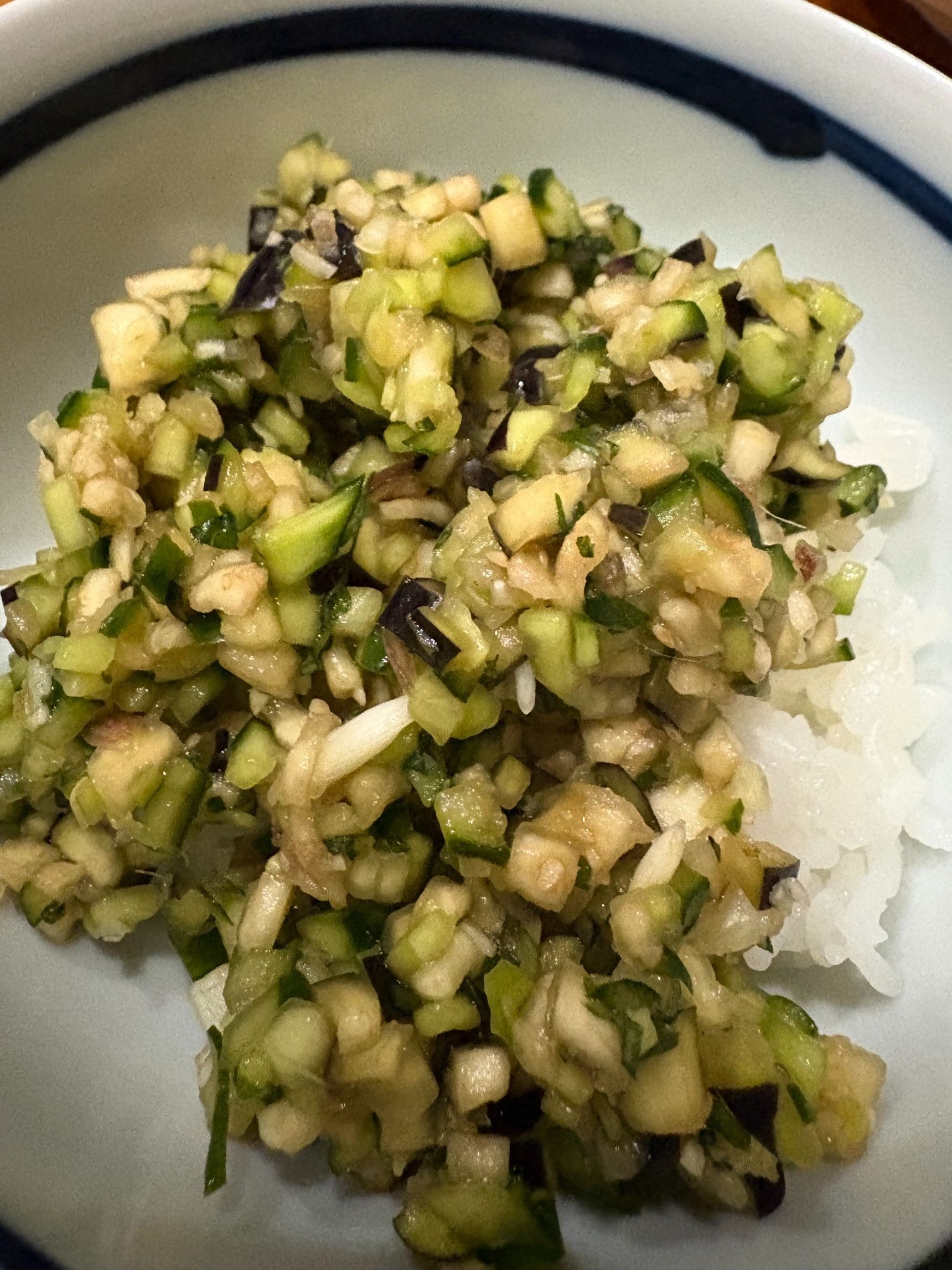 お勧めはそのまま白米の上に乗せてサクサク頂くのがさっぱり美味しいです。