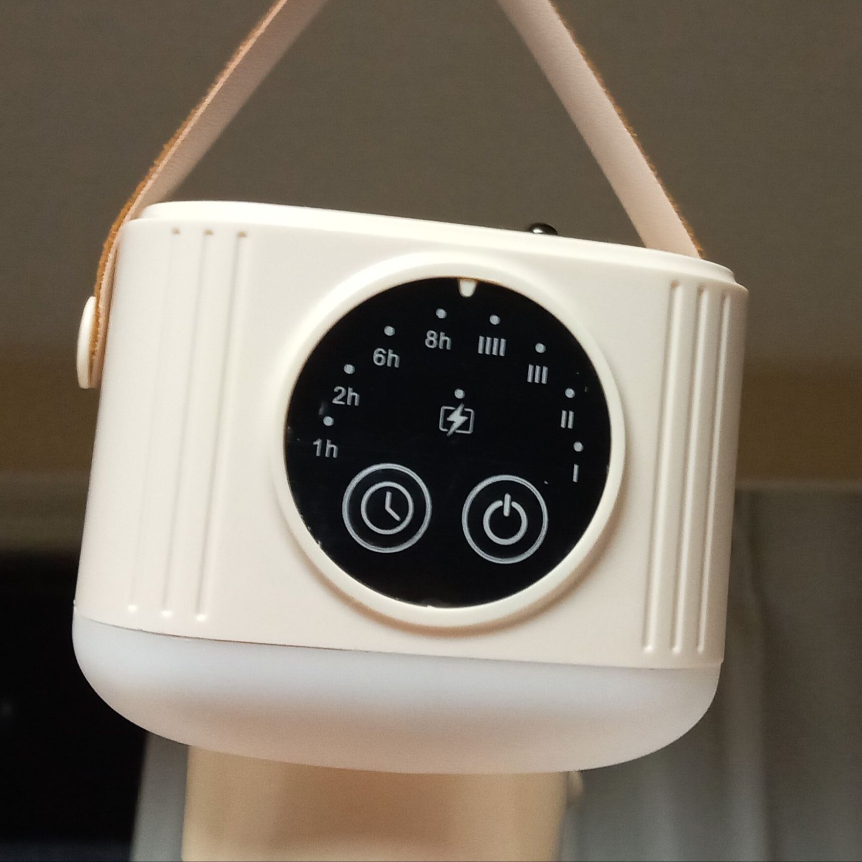 コンパクトながら、タイマーや風力の調節も出来ちゃう！