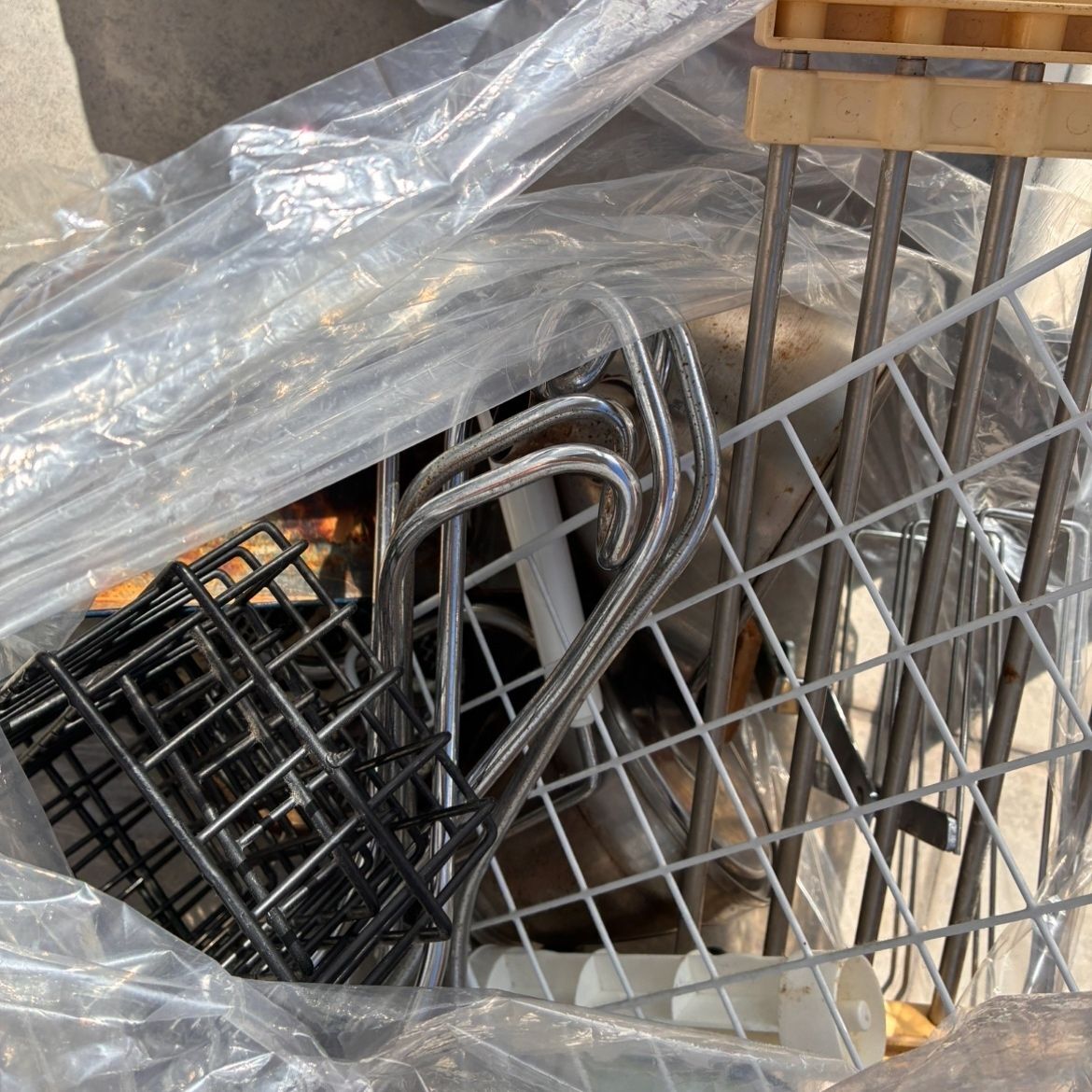 金物は専門業者へ