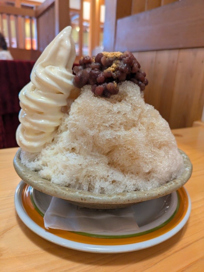 【コメダ珈琲店】今年もでかい！！エリア限定『黒蜜きなこのぜんざい氷』