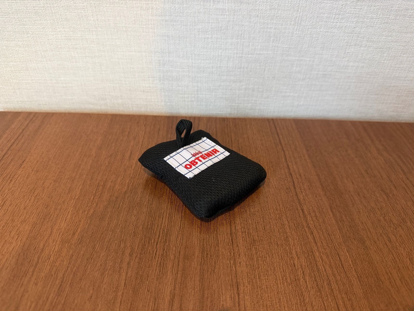【3COINS】売り切れ続出！レジャーシートの「じゃない使い方」が超優秀◎急な雨やクーラー対策に