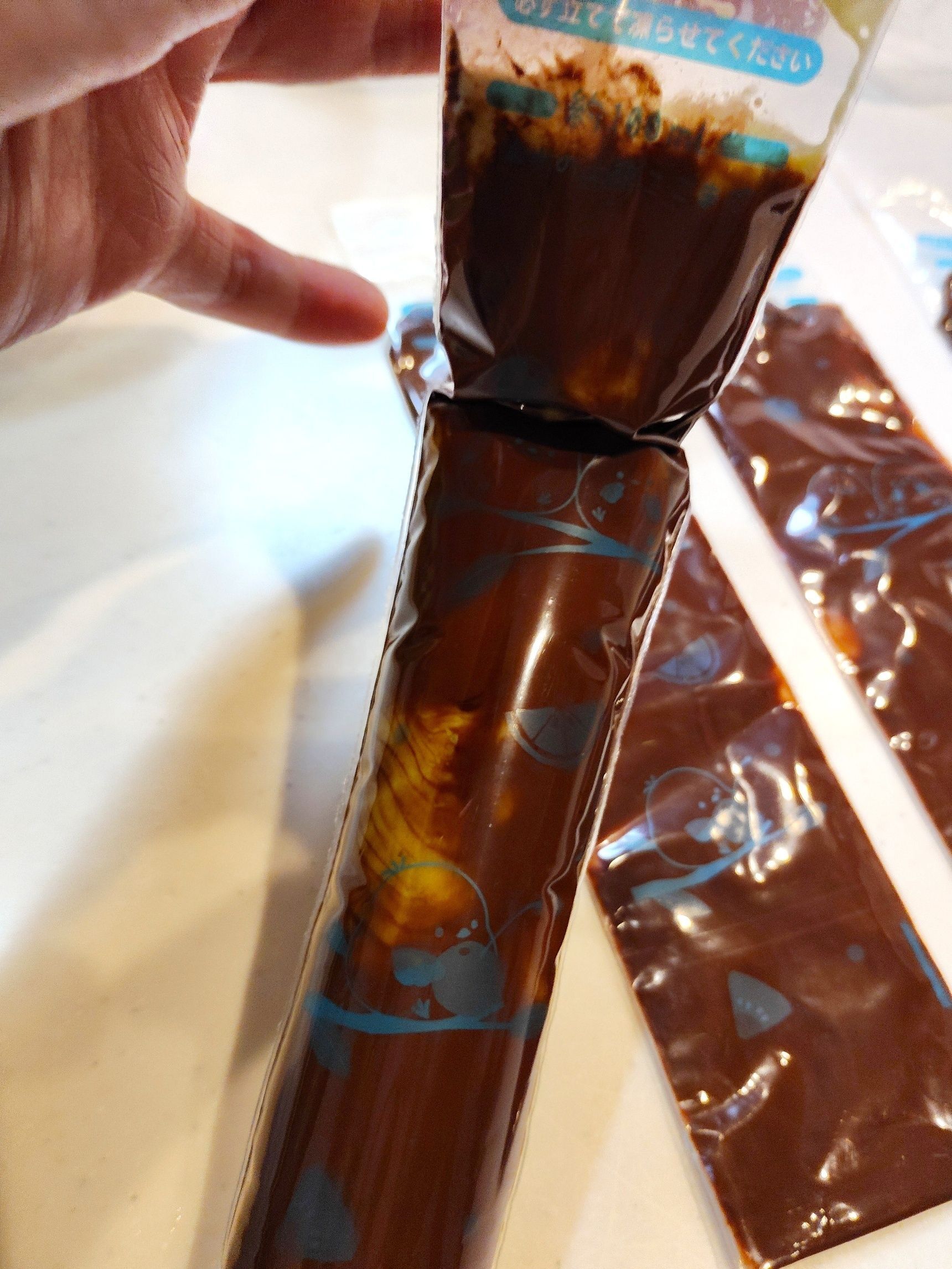 製氷袋に注ぐ