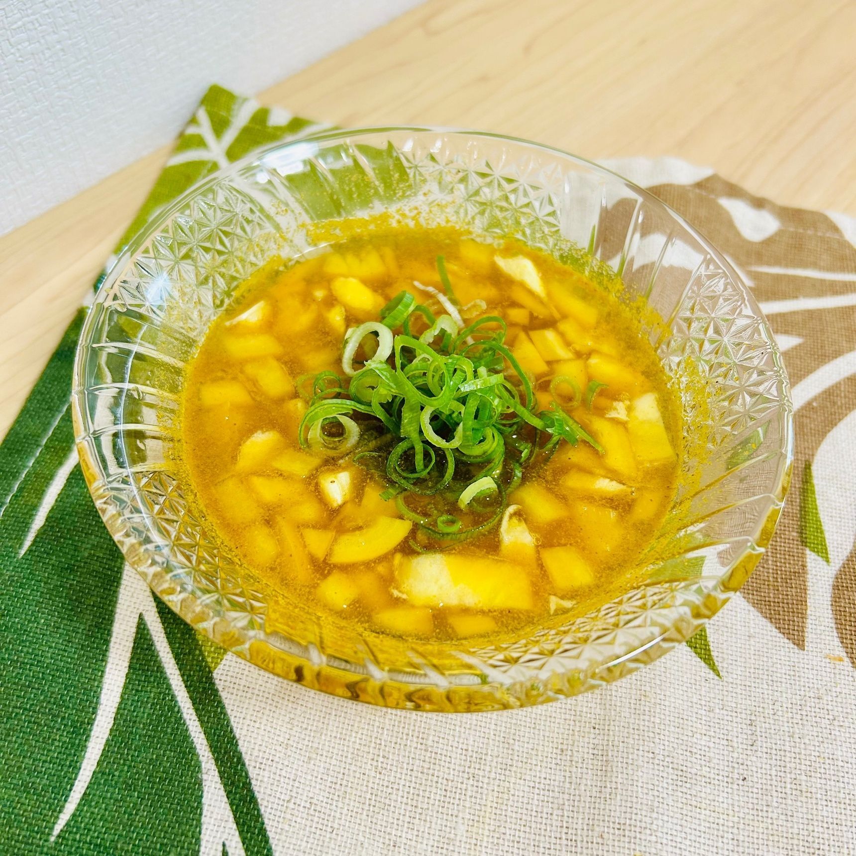 ④シャキシャキパプリカ！カレー麺つゆ