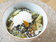 暑い日は『豆腐』に頼って正解♡火を使わず10分〈夏のさっぱり丼〉でごはん作りがラクに！