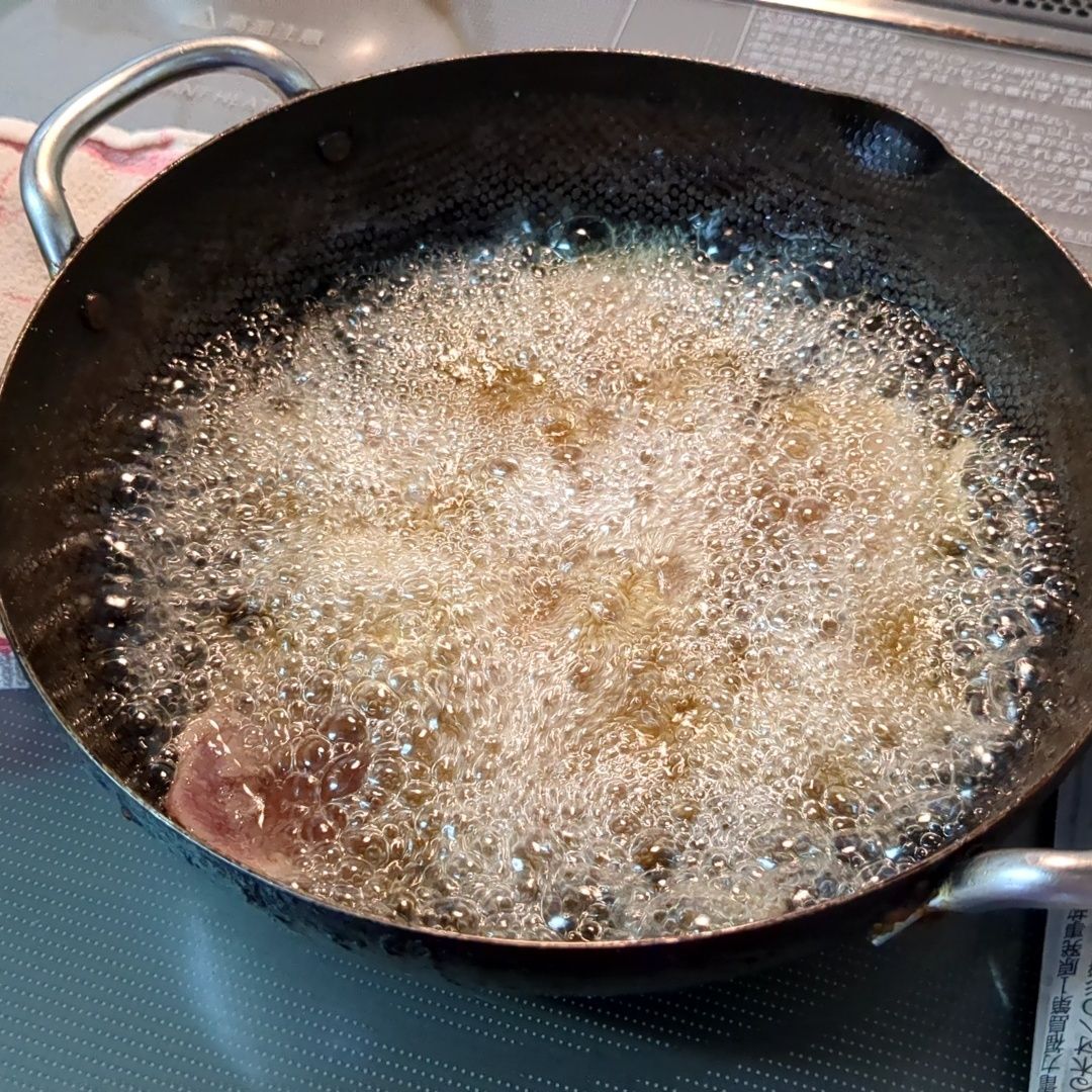 カツオを揚げます！