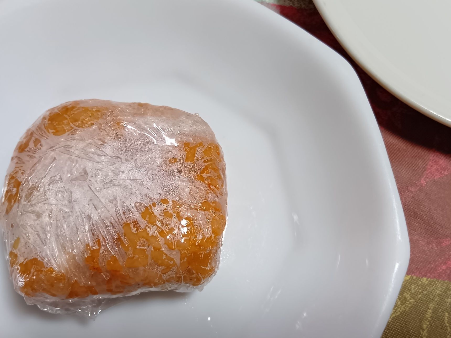 実は、こちらのチキンライスは、多めに作って余ったものを以前冷凍保存していたものです。