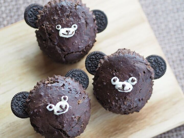 かわいすぎて食べられない!?オレオを刺すだけでクマになる『クマフィン』が大優勝♡