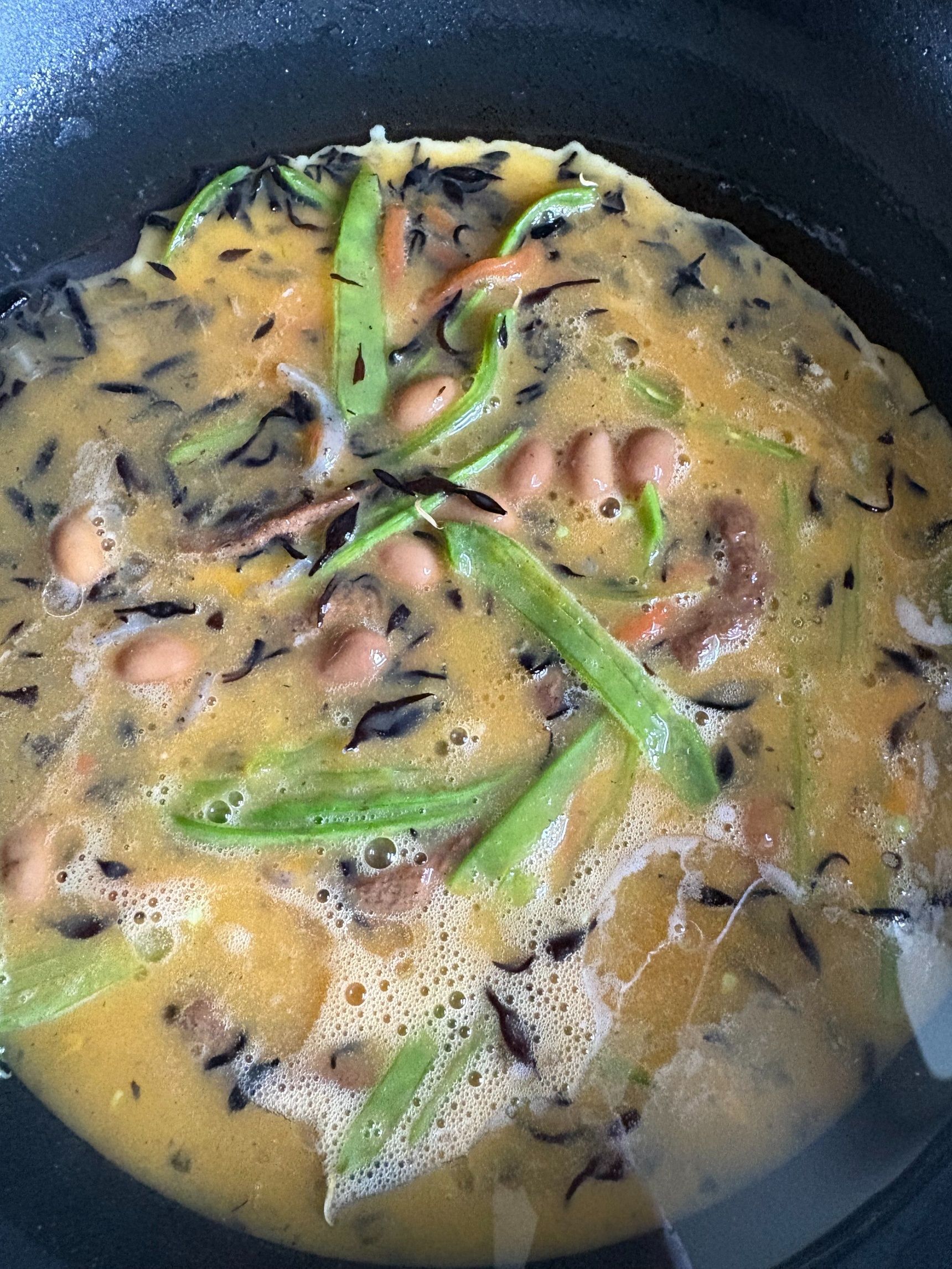 フライパンで3回に分けて流し入れて焼きました。