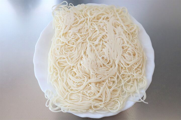 茹でて余ったそうめんは“即冷凍”が正解!自然解凍はNG!おいしいツルツル食感をキープする解凍方法とは?【やってみた】