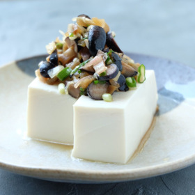 【くらし薬膳】潤いと血を補う◎黒豆とザーサイの冷や奴