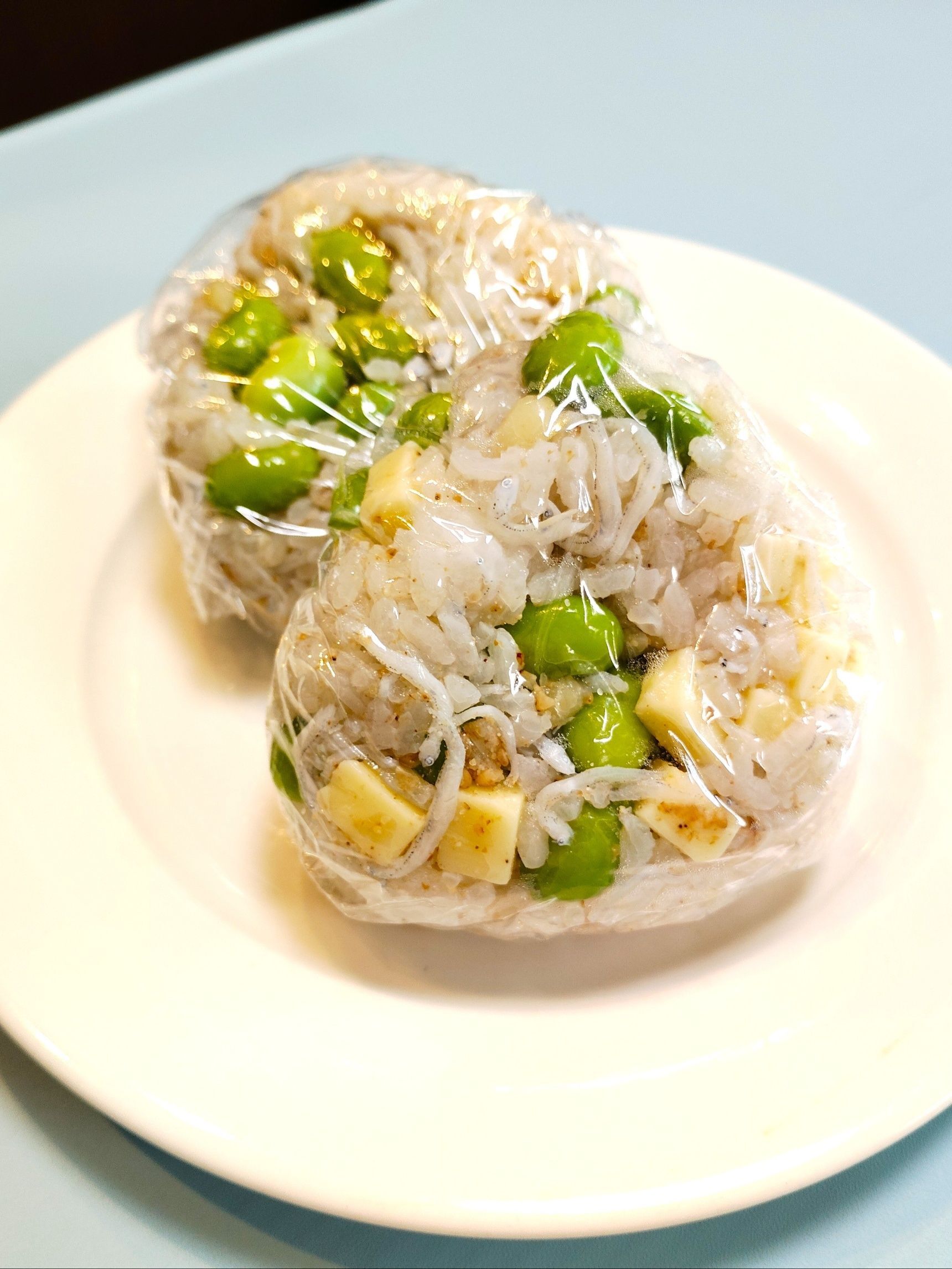 おにぎりに枝豆！【枝豆しらすチーズのおにぎり】