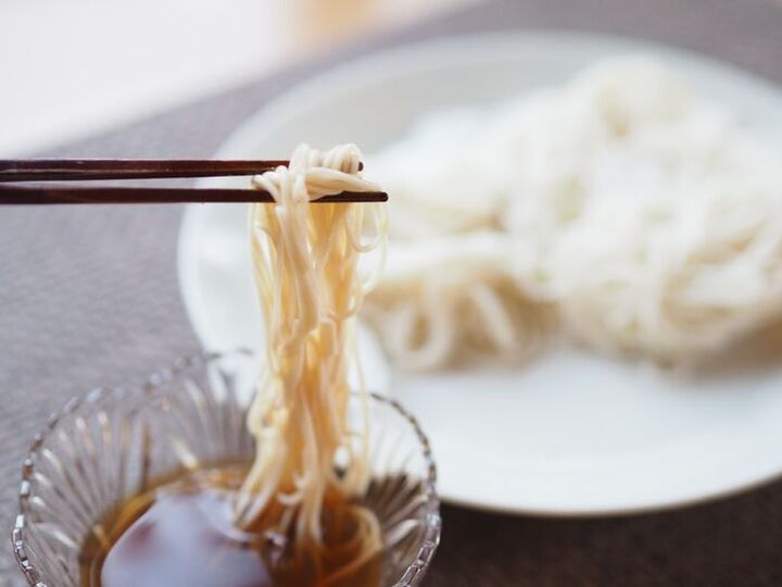 『そうめん』が絶対に吹きこぼれない裏ワザ茹で方が革命的!【コンロの掃除不要】火を止めてフタをするだけ!?