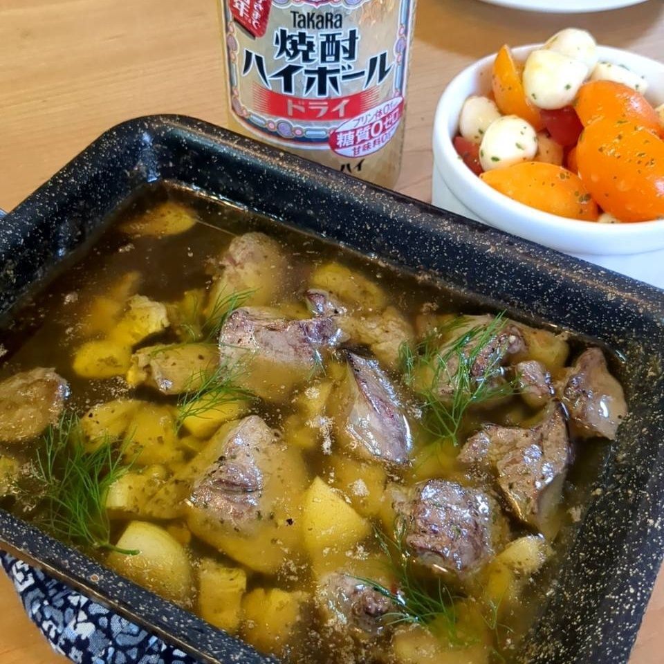 鶏もつで妻とおつまみ勝負してみた！　鶏もつのアヒージョ