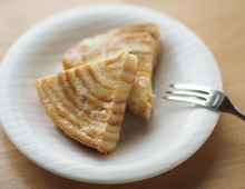 パンの耳、捨てないで！渦巻き状に巻いて焼くだけ→モチモチな「ぐるぐるフレンチトースト」がたまらない♡