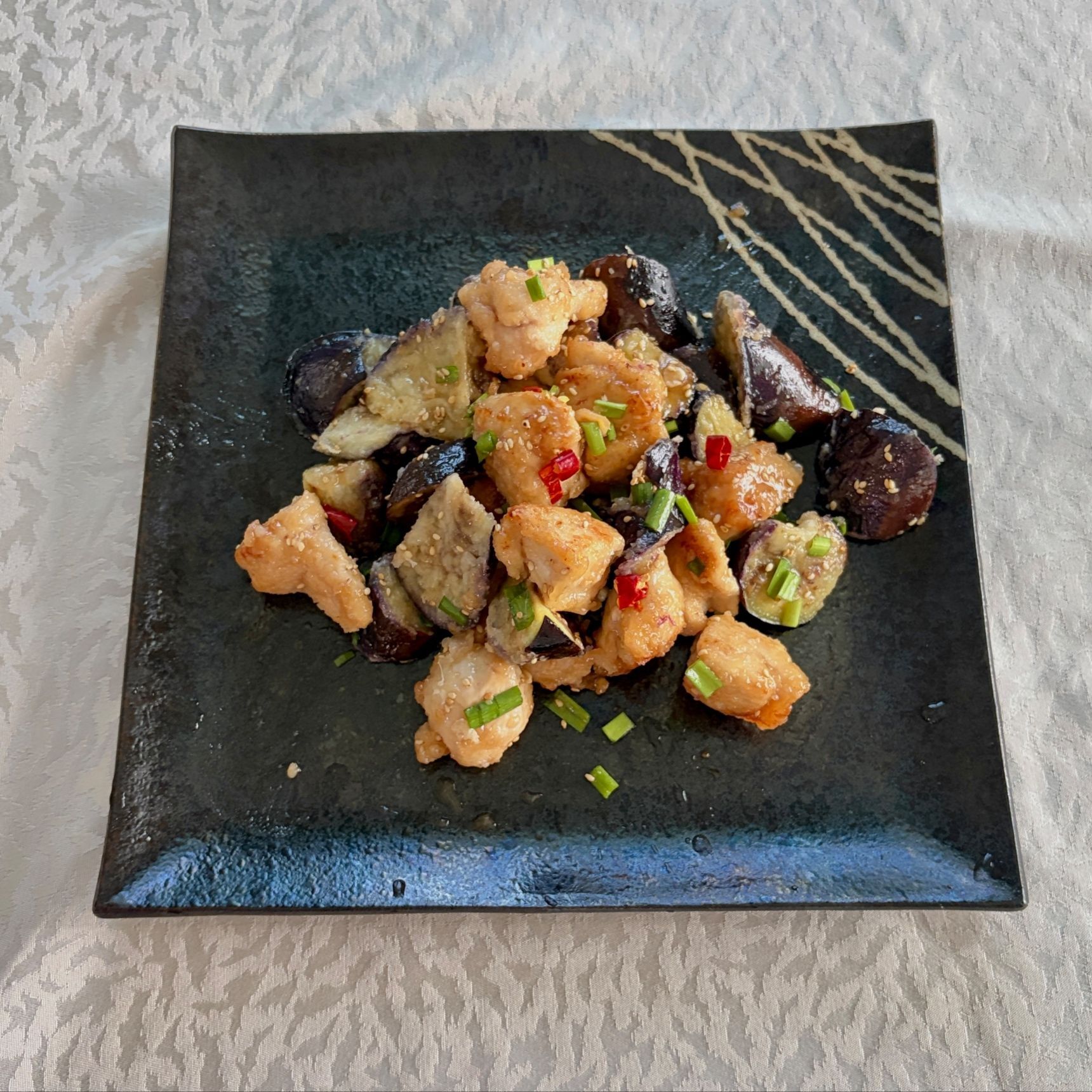 濃くが違う！茄子と鶏肉の黒酢和え！