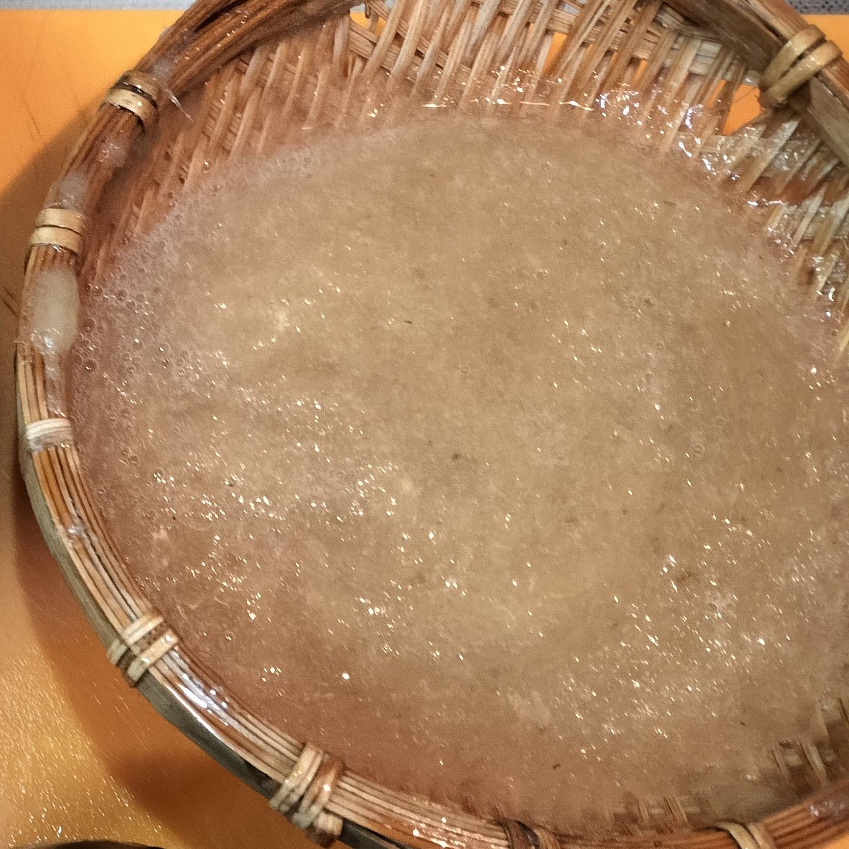 3. 冷やし固めた手順1の天草のかすを四角く切る