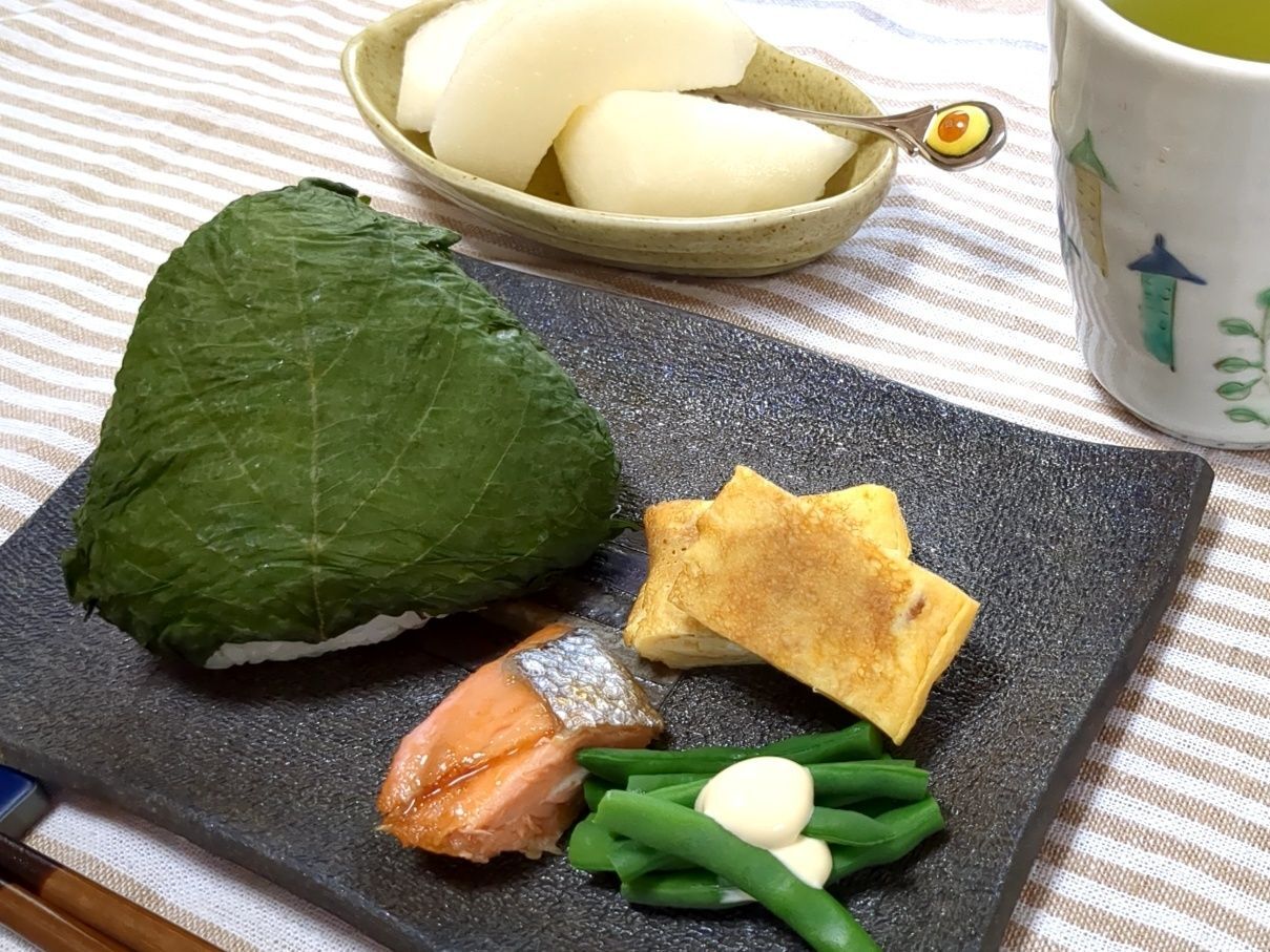 今朝はおにぎりプレートに！
